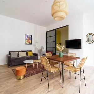 Apartment Parisuites Canal Saint Martin Chic & Design & Cosy, Paris