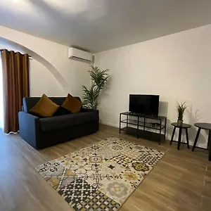 Apartment Ks Near Station Gare Du Nord And Gare De L Est, Paris